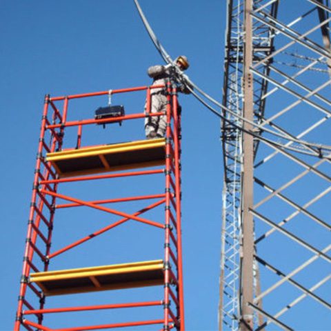 Fiberglass Scaffolding and Electrical Hazards: What Material Choice Does—and Does Not—Do